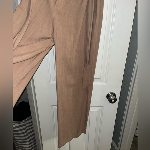 Brand new, never worn size large, loose fitted leg/flare leg Boho style pants - Picture 4 of 9